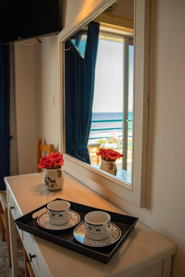 De La Plage Hotel Koroni エクステリア 写真